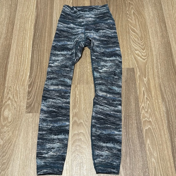 Lululemon Leggings | Size 2 - Picture 1 of 2